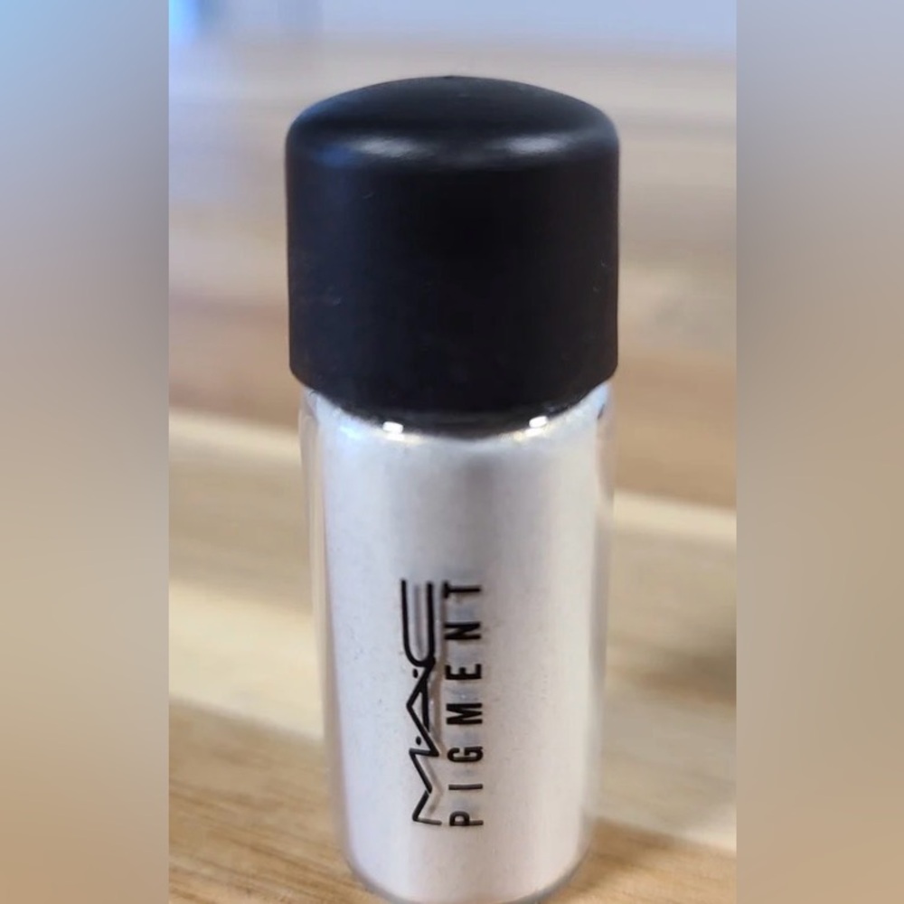 MAC PIGMENT 2.5 G VANILLA AB9